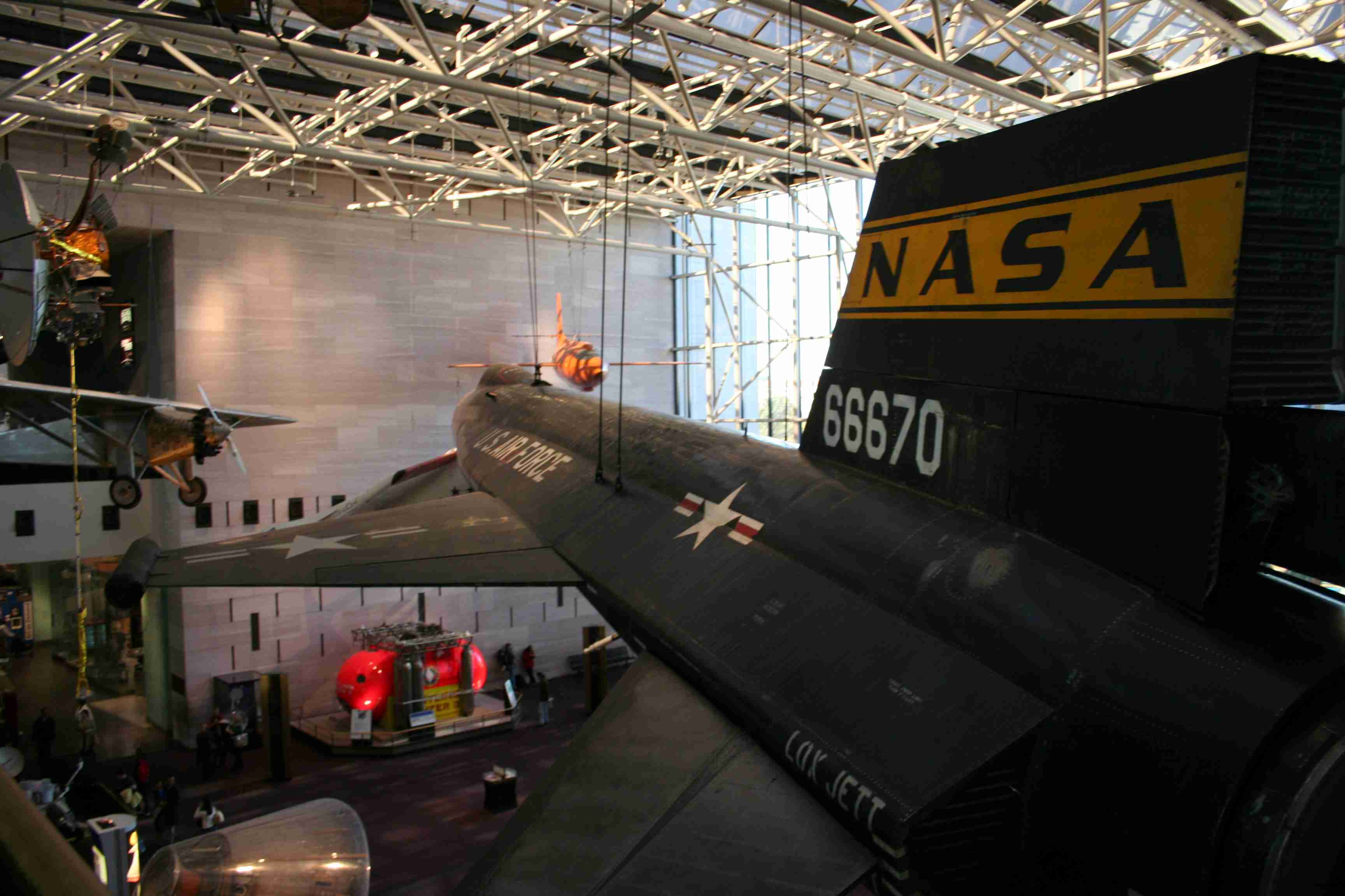 Images Wikimedia Commons/16 NASA 350z33 (talk) X15_566670_Air_and_Space.jpg